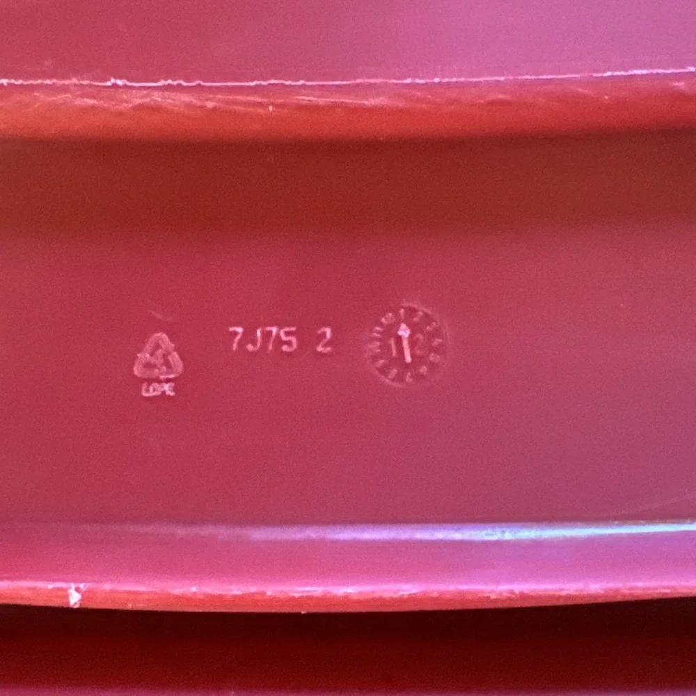 Rubbermaid 7J75 Red Replacement Lid ONLY for Easy Find Storage Container 16x11